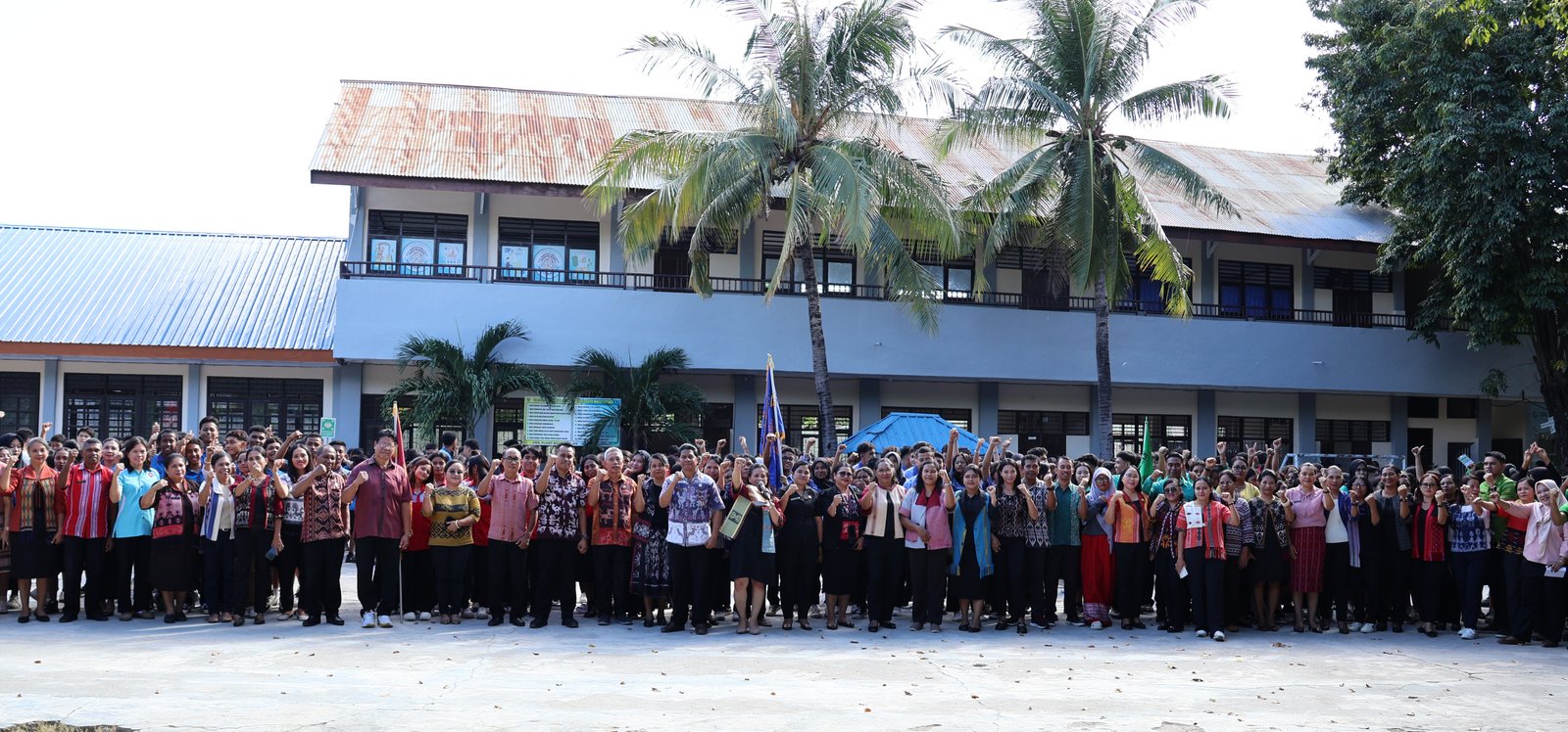 SMKN 1 Kupang Lepas 671 Peserta Praktek Kerja Industri ke Dunia Usaha dan Dunia Industri foto 1