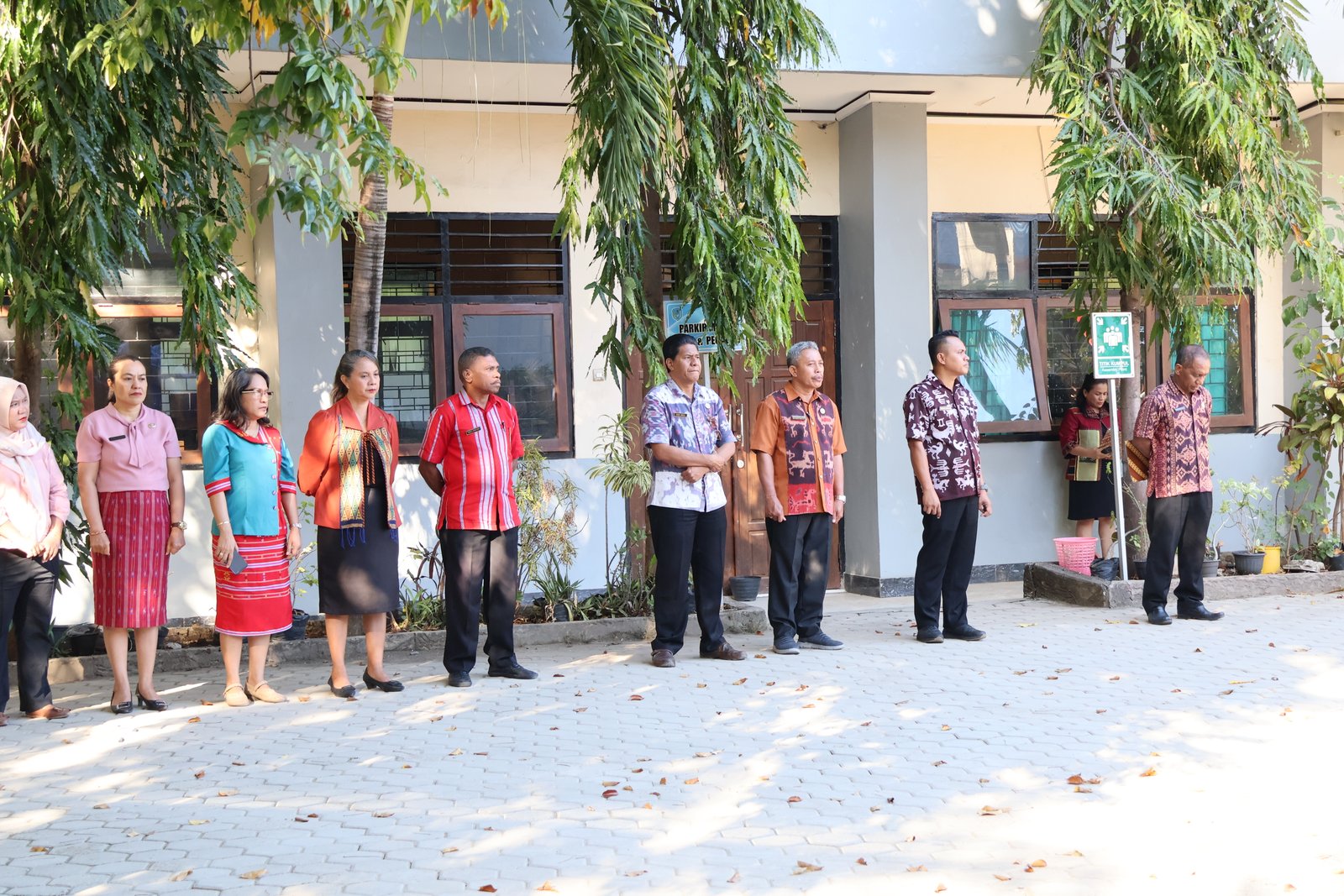 SMKN 1 Kupang Lepas 671 Peserta Praktek Kerja Industri ke Dunia Usaha dan Dunia Industri foto 6